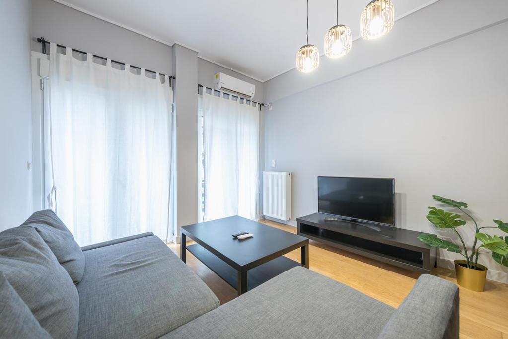 Pame Rentals - 2Bd & 2Ba Home, 4 Min To Acropolis Athens Exterior photo